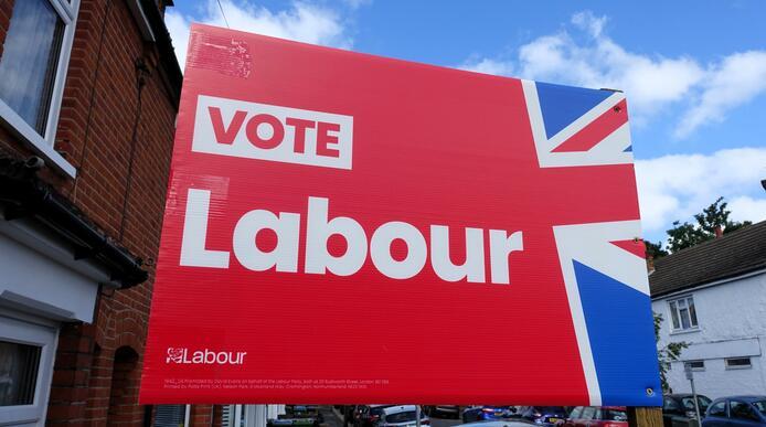 Vote labour sign